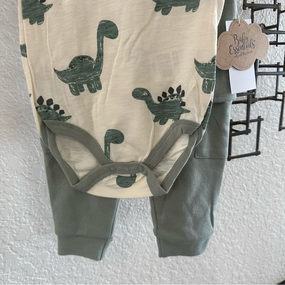 Baby Essentials - Four-piece set - 12 Months - New